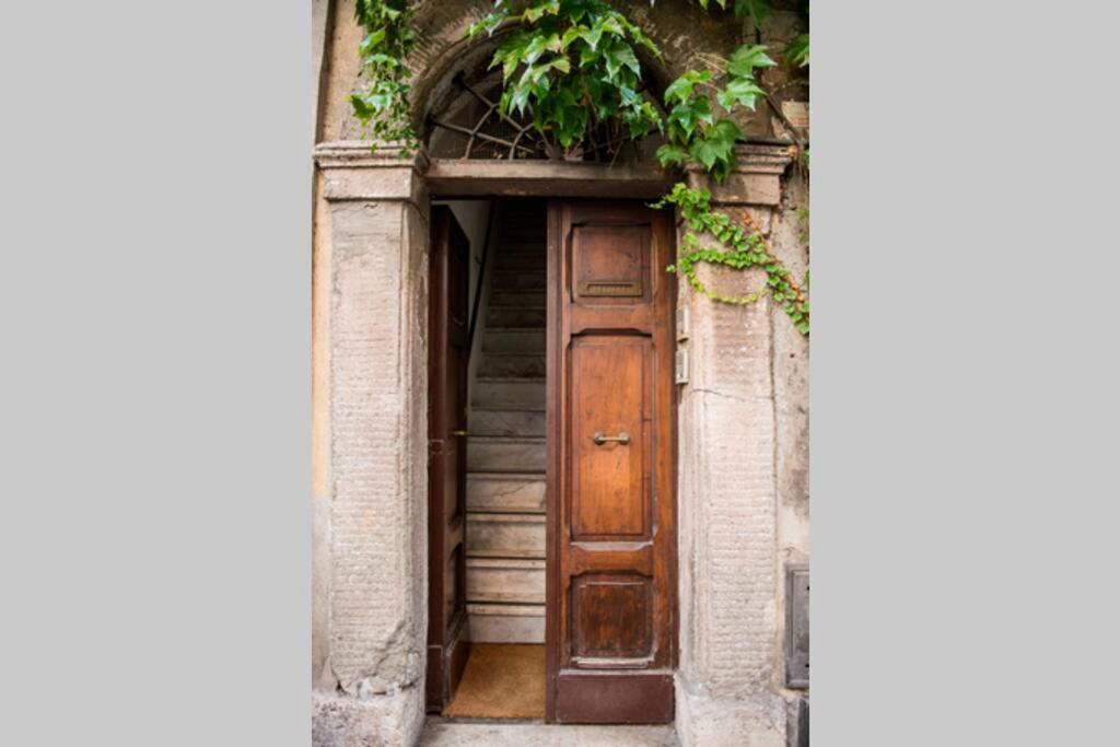 Colosseum/Panisperna Nina Apartament With Terrace Rome Exterior photo